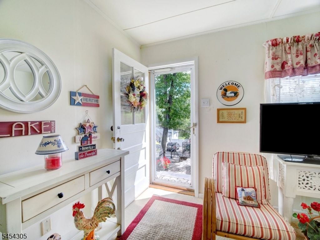146 Monroe Trl, Hopatcong Boro, NJ 07843 — photo 4