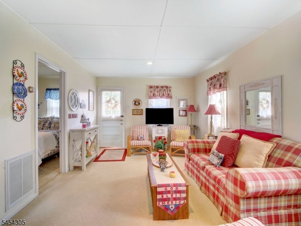 146 Monroe Trl, Hopatcong Boro, NJ 07843 — photo 5