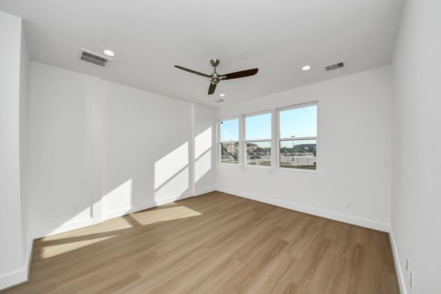 9139 La Pau Lane, Houston, TX 77051