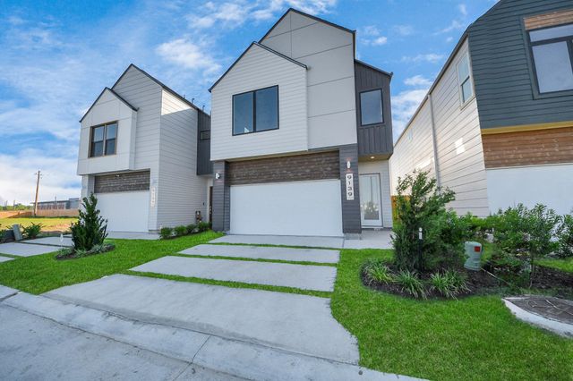 9139 La Pau Lane, Houston, TX 77051