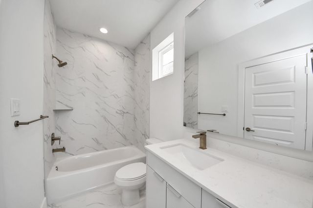 9139 La Pau Lane, Houston, TX 77051