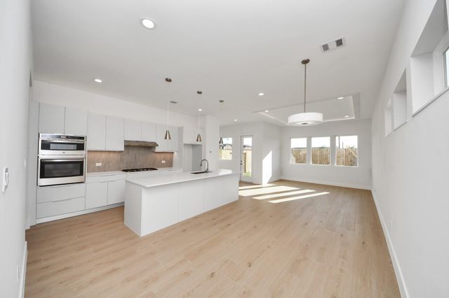 9139 La Pau Lane, Houston, TX 77051