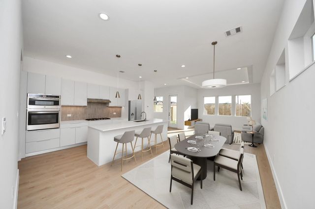 9139 La Pau Lane, Houston, TX 77051