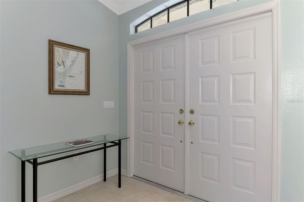 Image 13 of property listing at 525 WATERWOOD LANE, Venice, FL 34293