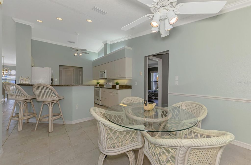 Image 34 of property listing at 525 WATERWOOD LANE, Venice, FL 34293