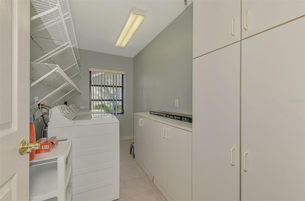 Image 50 of property listing at 525 WATERWOOD LANE, Venice, FL 34293