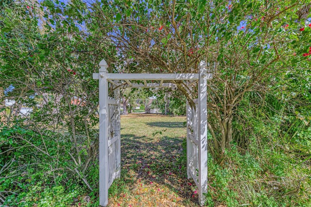 Image 57 of property listing at 525 WATERWOOD LANE, Venice, FL 34293