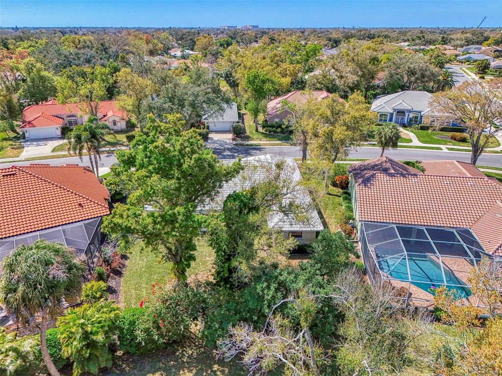 Image 59 of property listing at 525 WATERWOOD LANE, Venice, FL 34293