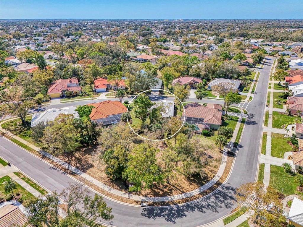 Image 62 of property listing at 525 WATERWOOD LANE, Venice, FL 34293