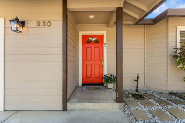 230 Manor Ct, Sutter Creek, CA 95685