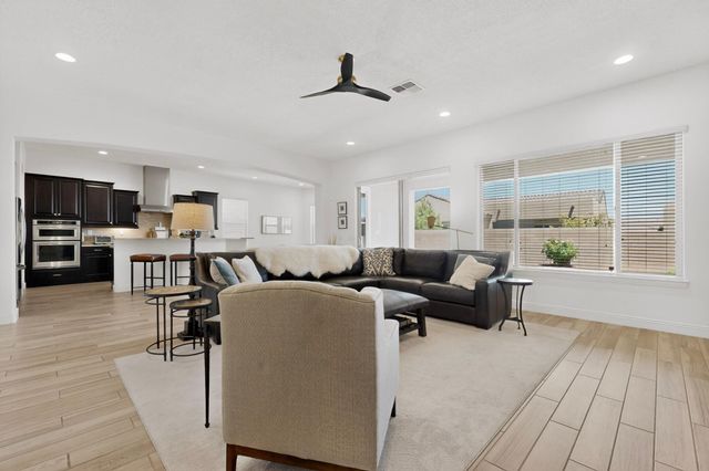 2312 Granite Mountain Loop NW, Albuquerque, NM 87120