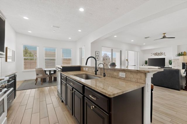 2312 Granite Mountain Loop NW, Albuquerque, NM 87120
