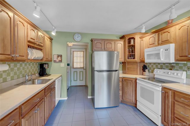 1369 Sycamore Avenue, Bohemia, NY 11716