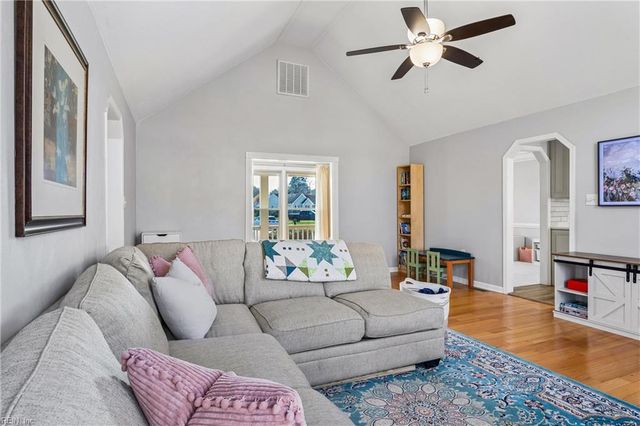 4606 Lola B CT, Chesapeake, VA 23321