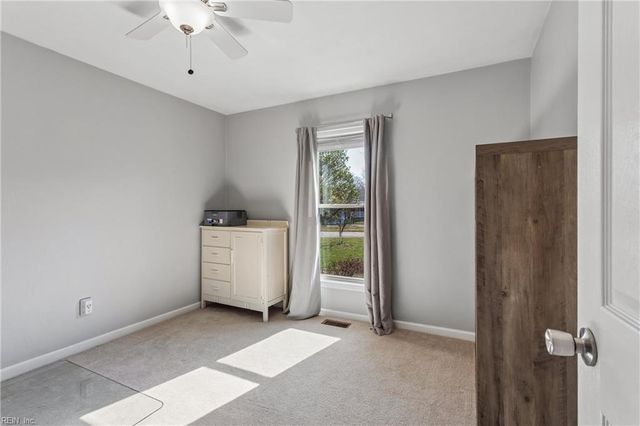 4606 Lola B CT, Chesapeake, VA 23321