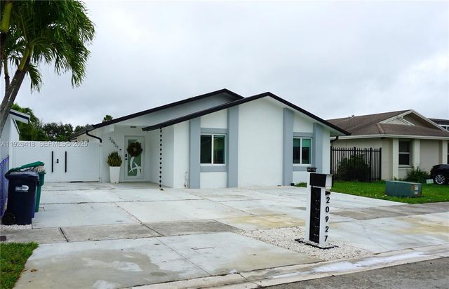 20927 SW 118th Ct, Miami, FL 33177
