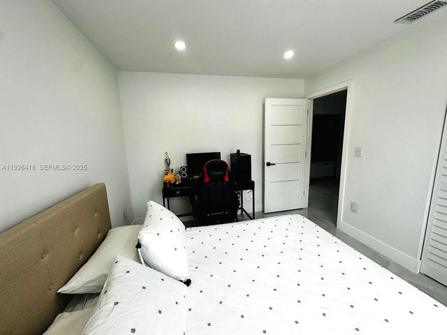 20927 SW 118th Ct, Miami, FL 33177