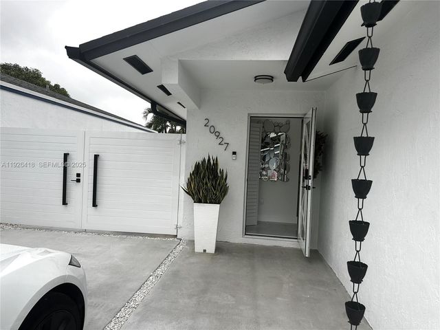 20927 SW 118th Ct, Miami, FL 33177