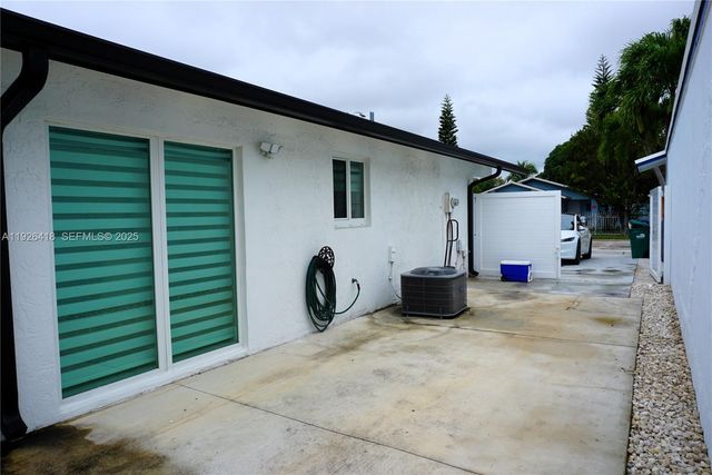 20927 SW 118th Ct, Miami, FL 33177