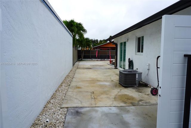 20927 SW 118th Ct, Miami, FL 33177