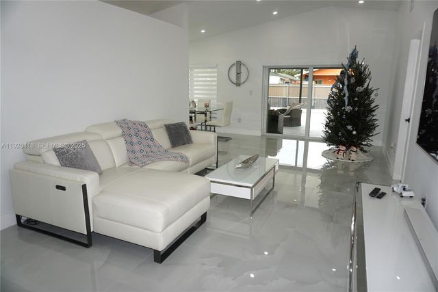 20927 SW 118th Ct, Miami, FL 33177