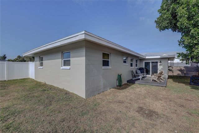 8201 RIDGE ROAD, Seminole, FL 33772