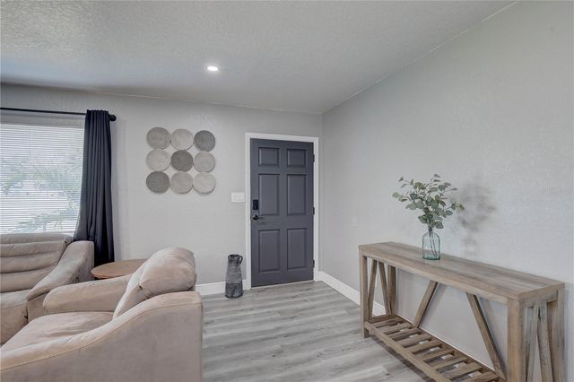 8201 RIDGE ROAD, Seminole, FL 33772