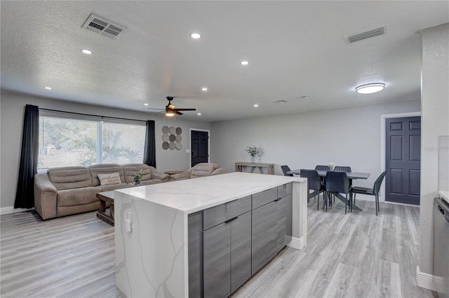 8201 RIDGE ROAD, Seminole, FL 33772