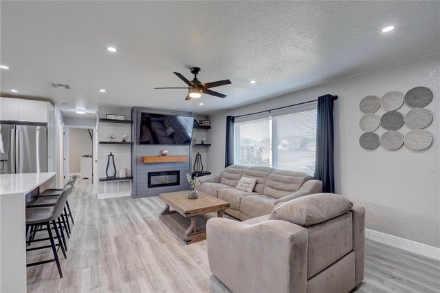 8201 RIDGE ROAD, Seminole, FL 33772