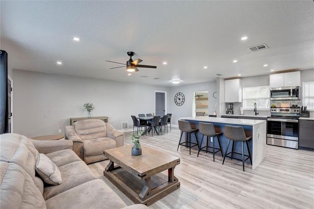 8201 RIDGE ROAD, Seminole, FL 33772