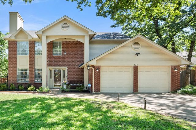 420 Misty Oaks Street, Azle, TX 76020