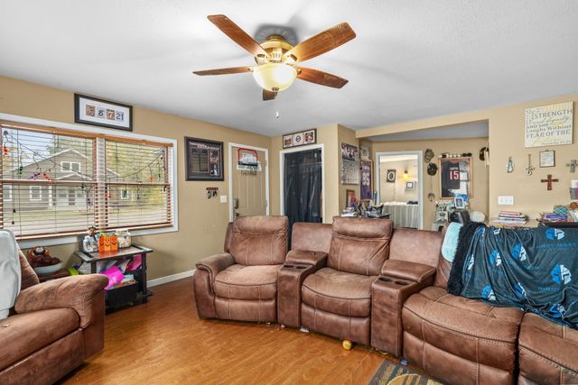 100 21St Street, Minot, ND 58703