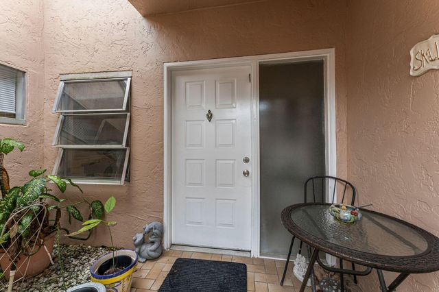 8236 Summerbreeze Lane, Boca Raton, FL 33496