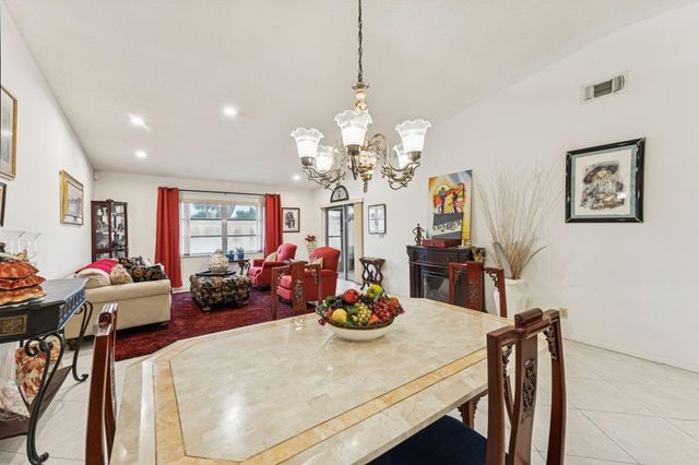 8236 Summerbreeze Lane, Boca Raton, FL 33496