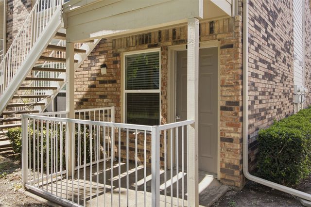 2200 E Trinity Mills Road 209, Carrollton, TX 75006
