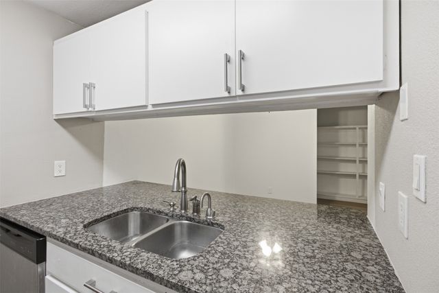 2200 E Trinity Mills Road 209, Carrollton, TX 75006
