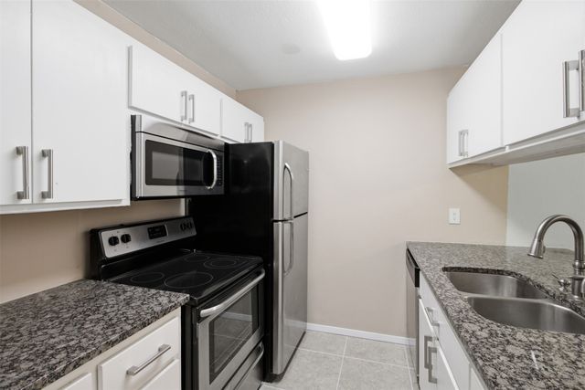 2200 E Trinity Mills Road 209, Carrollton, TX 75006