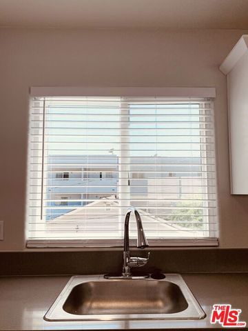 1163 N Raymond Avenue 6, Glendale, CA 91201