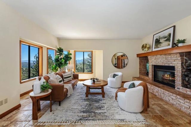 26077 Walnut Hills, Lake Arrowhead, CA 92352