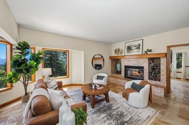 26077 Walnut Hills, Lake Arrowhead, CA 92352