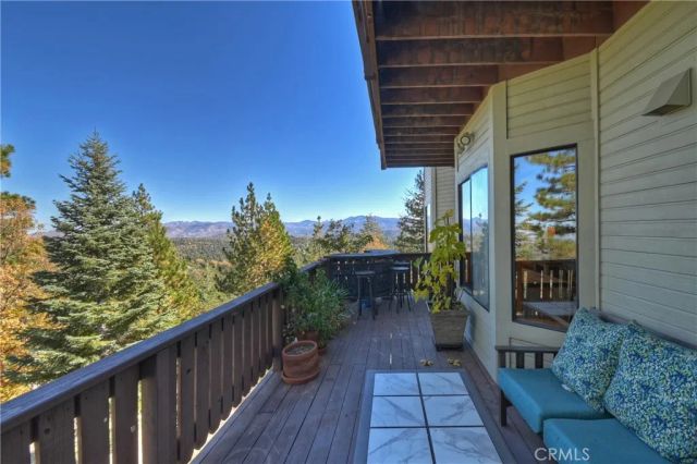 26077 Walnut Hills, Lake Arrowhead, CA 92352