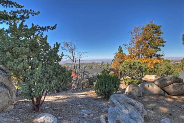 26077 Walnut Hills, Lake Arrowhead, CA 92352