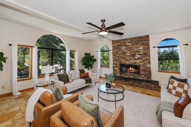 26077 Walnut Hills, Lake Arrowhead, CA 92352