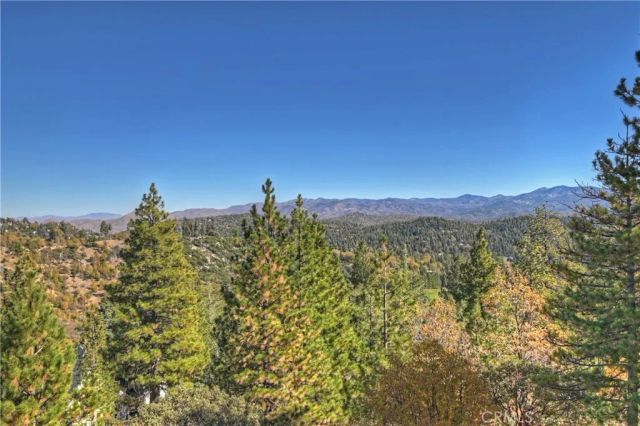 26077 Walnut Hills, Lake Arrowhead, CA 92352