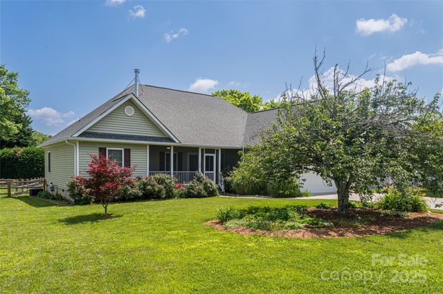 106 Beaver Dam Drive, Mills River, NC 28759