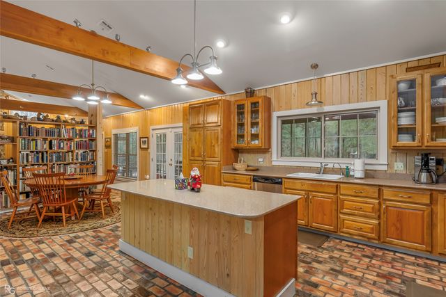 3100 Herren Road, Doyline, LA 71023