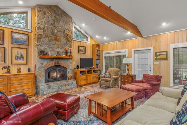 3100 Herren Road, Doyline, LA 71023
