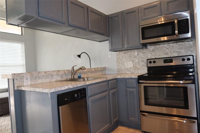 2802 Nueces ST 306, Austin, TX 78705
