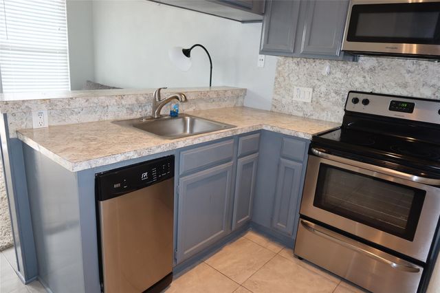 2802 Nueces ST 306, Austin, TX 78705