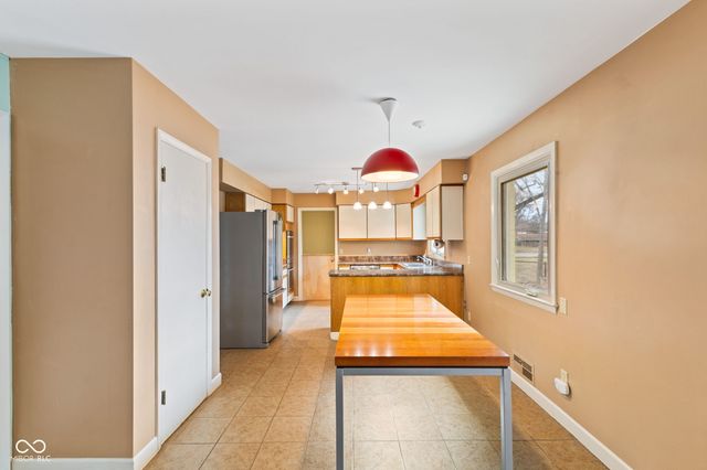 907 Fairway Drive, Indianapolis, IN 46260